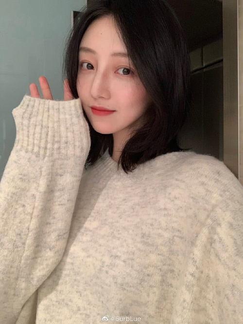 吃瓜女网红图片高清,揭秘吃瓜女网红的时尚风采  第2张