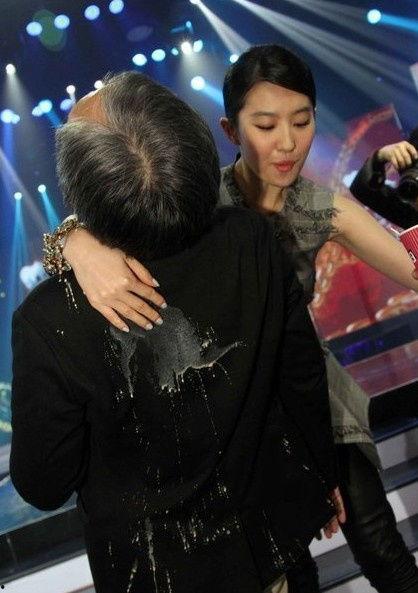 演员刘一飞爆料视频,爆料视频背后的惊人真相  第3张