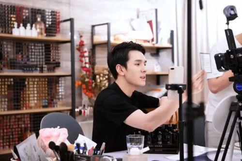 徐铭直播爆料了吗视频播放,揭秘视频背后的惊人真相