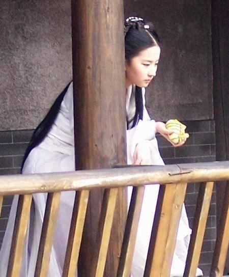 偷香窃玉吃瓜免费,揭秘古代宫廷秘闻  第3张